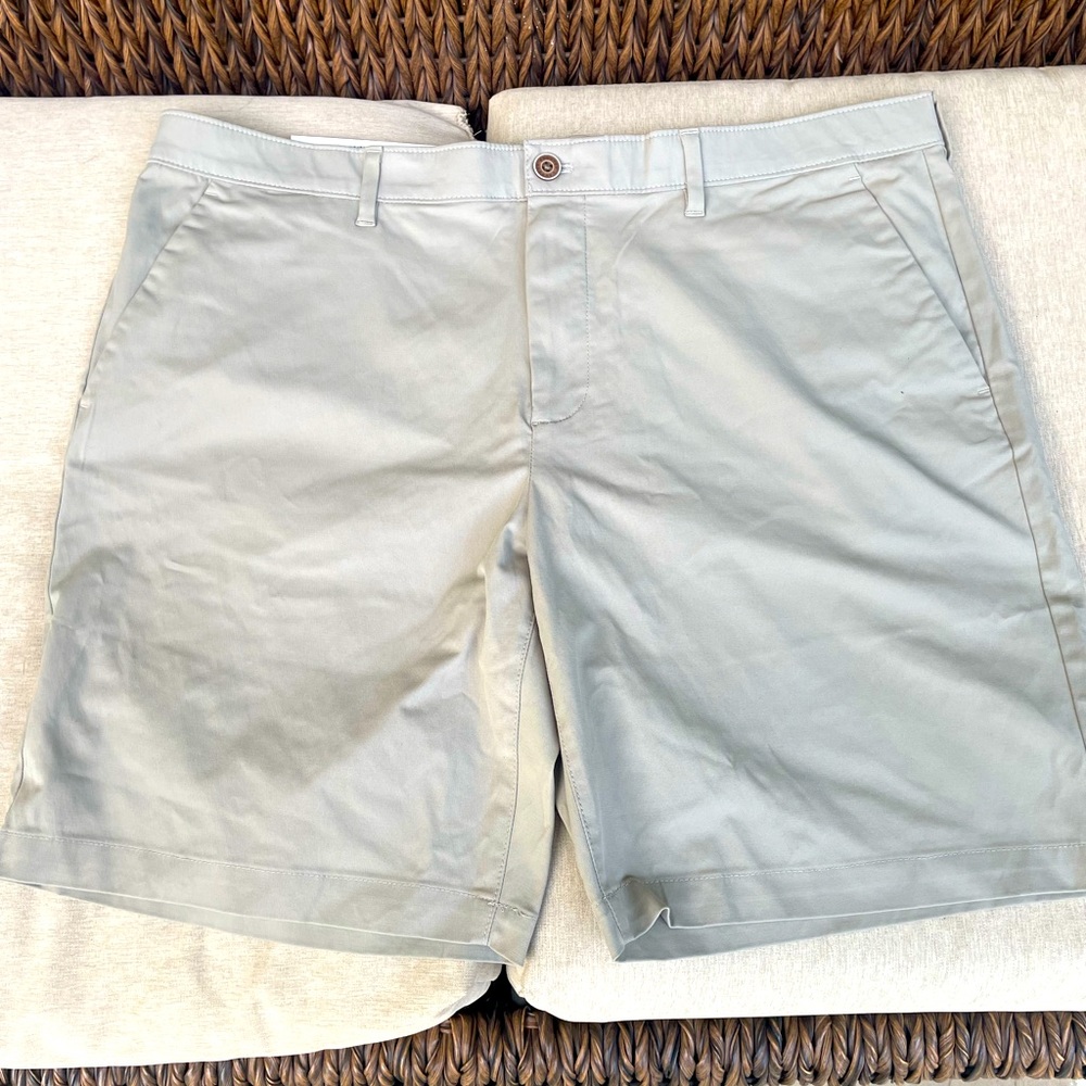 English Laundry, Khaki Shorts, Size 40